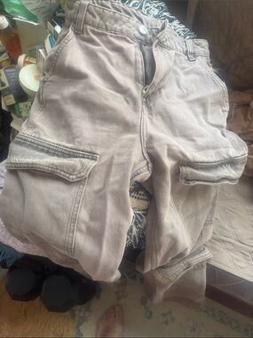 H&M Boyfriend Cargo Jeans in Faded Beige